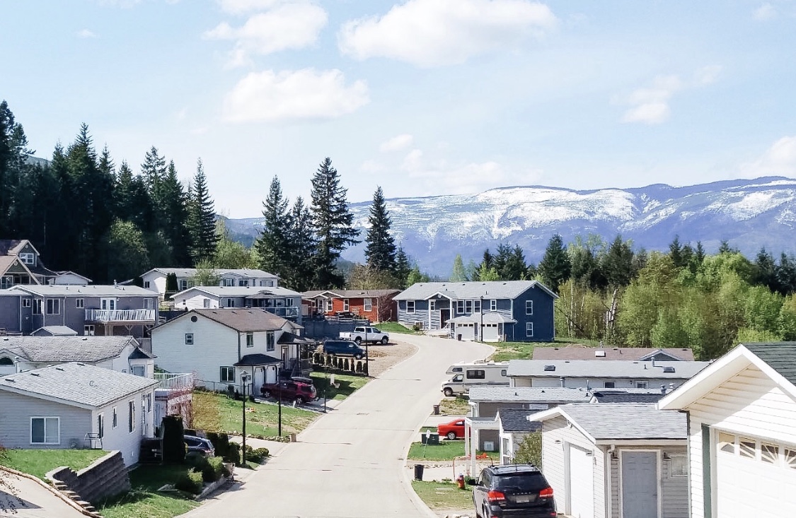 a beautifully set up modular home park in Shuswap BC developed and built by countryside manufactured homes